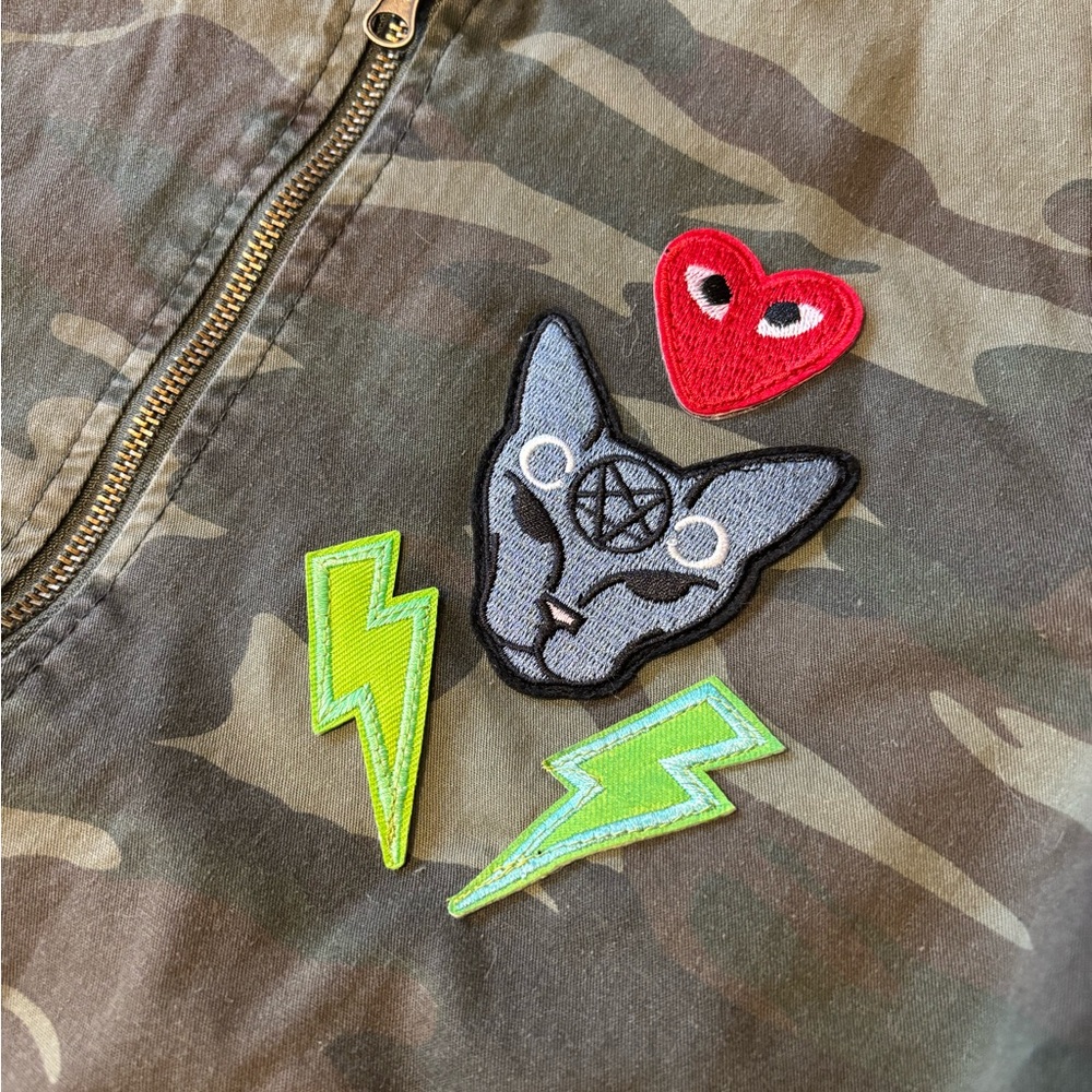 Camouflage Bomber Jacket with Embroidered Design - Picture 7 of 11
